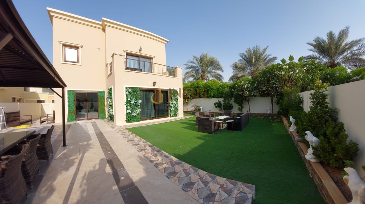 Upgraded | 5 Bedroom Villa | with Spacious Layout Main image