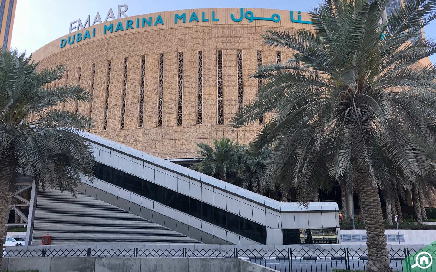 Dubai Marina Mall is a vibrant shopping and lifestyle destination 