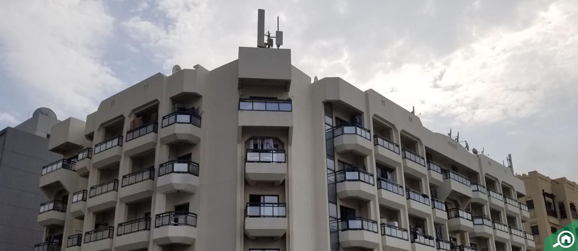 Al Muraqqabat Buildings Bayut