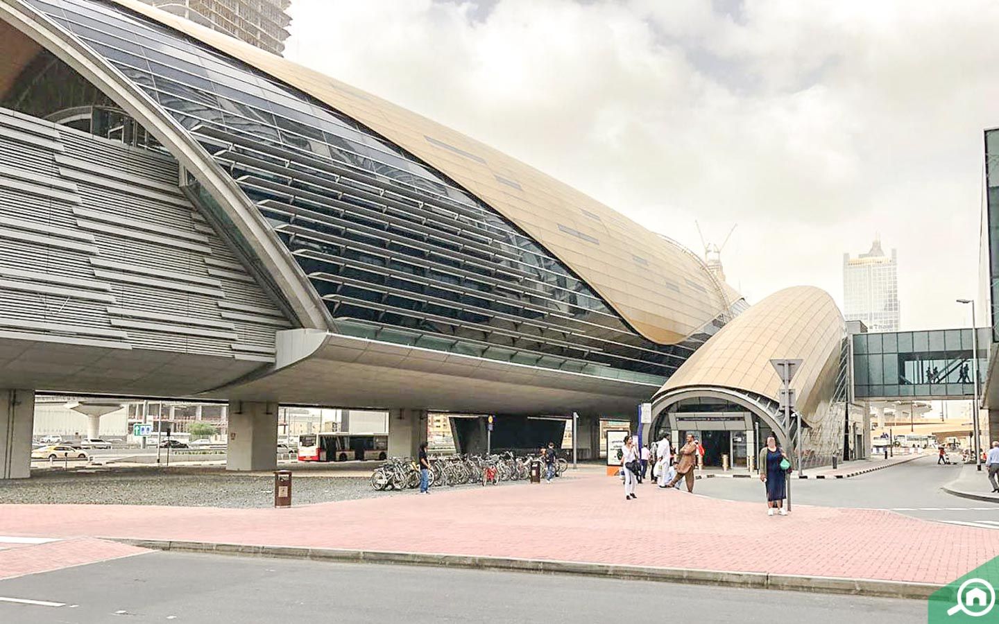 metro stations near Claren Tower 2