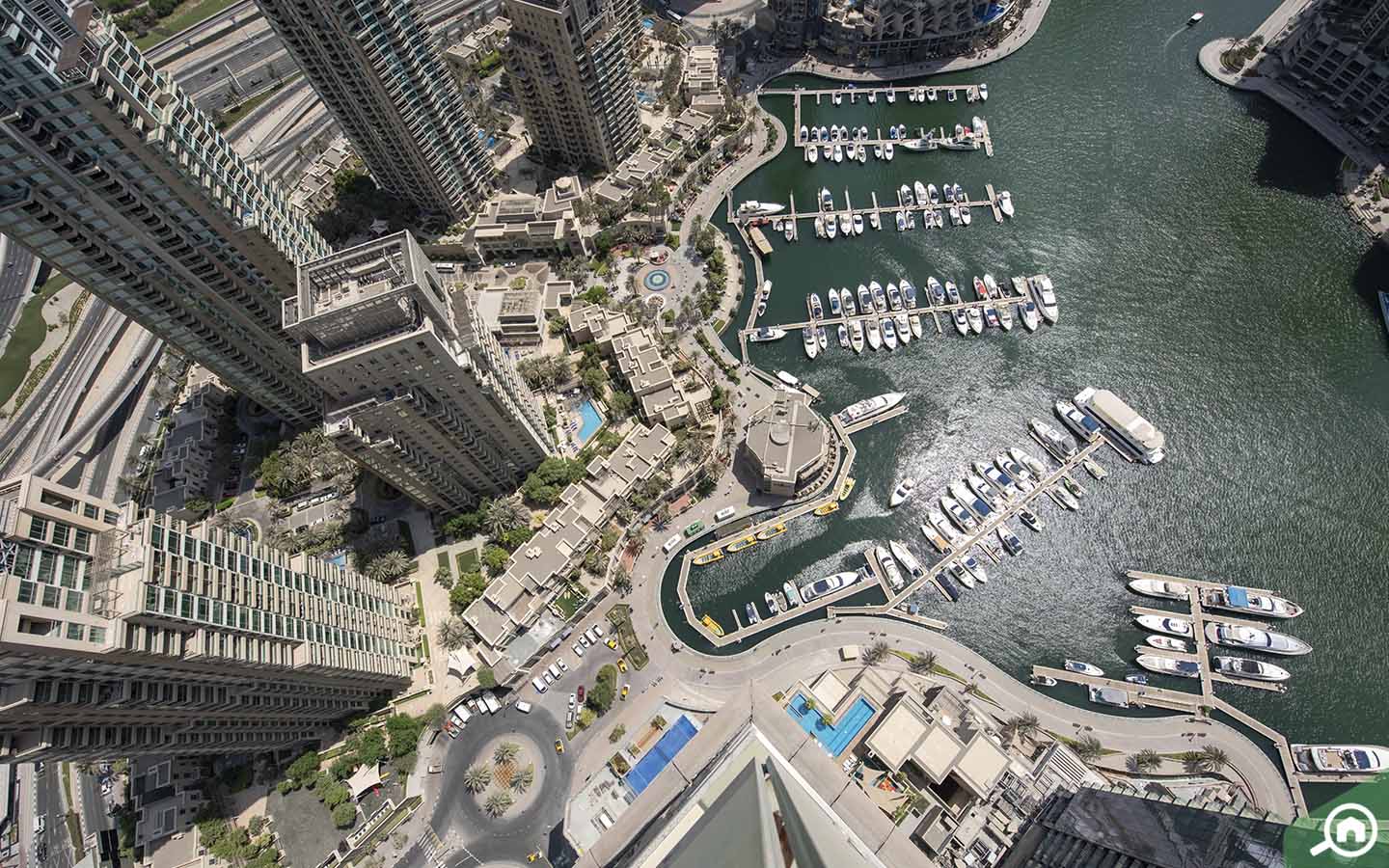 Dubai Marina Walk Green Promenade
