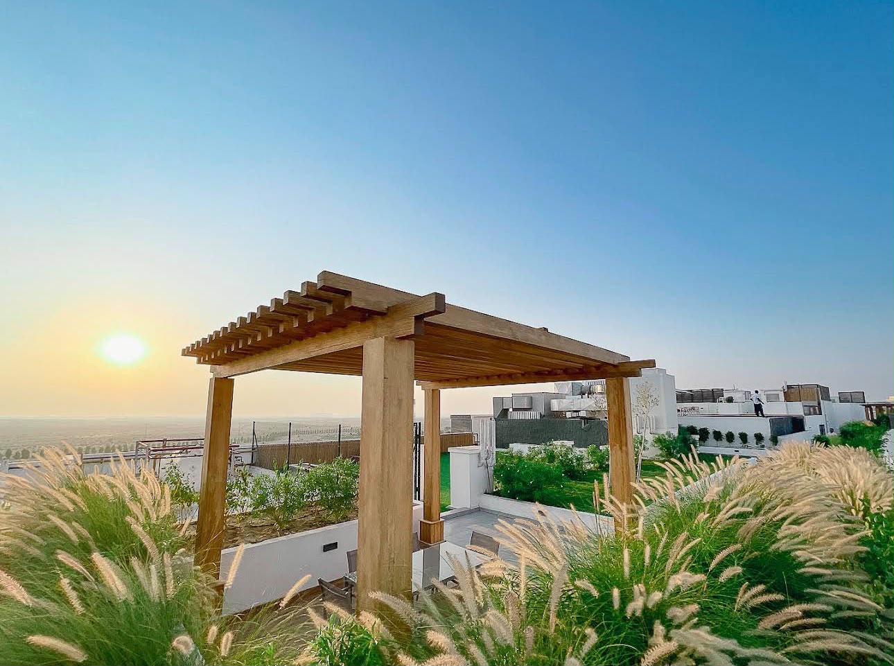 Modern Studio Apartment | Canal & City View | For Rent