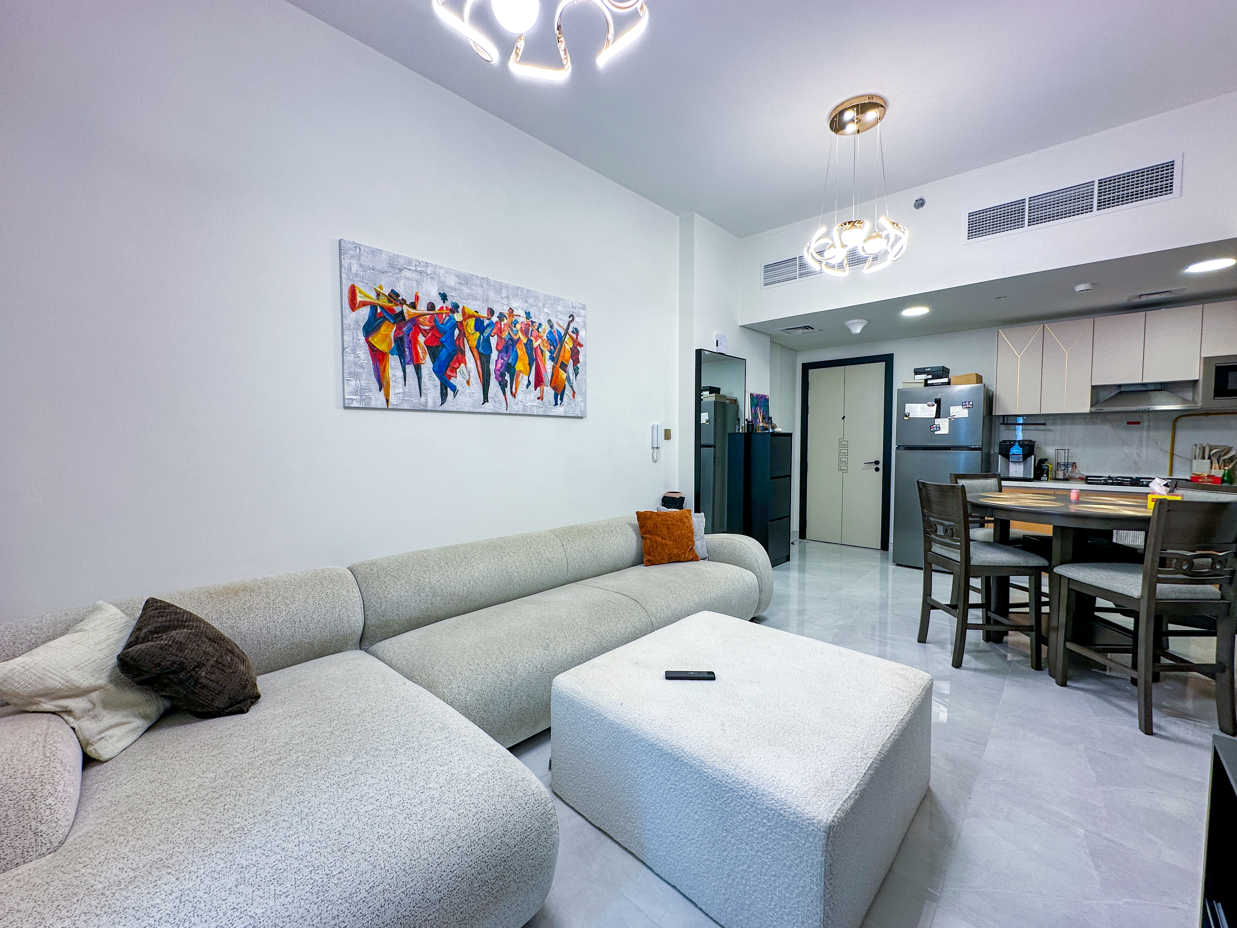12 Cheques | Skyline Views | Premium Amenities
