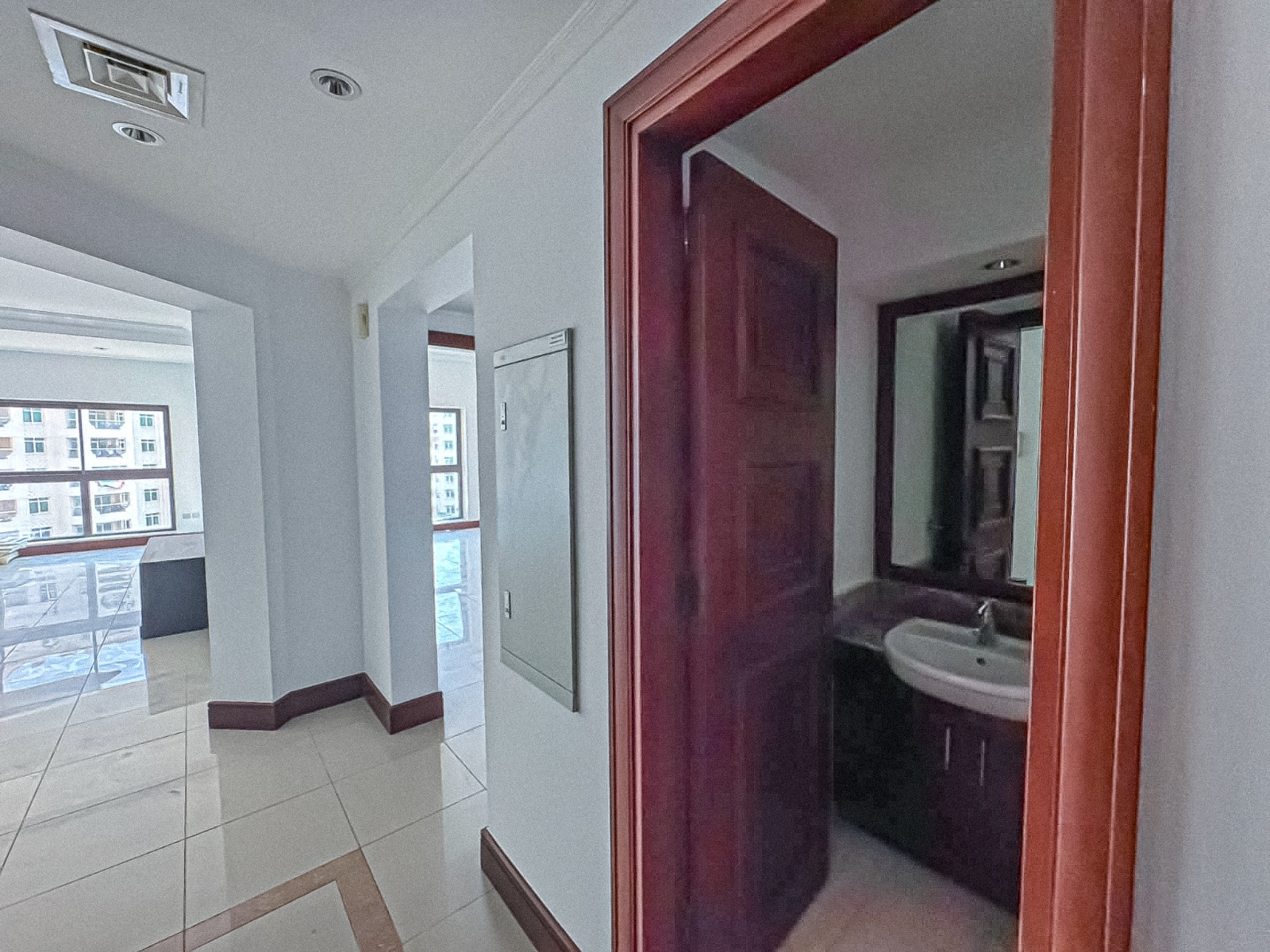 Beautiful Residence | Add Your Personal Style | Close to Beach & Mall