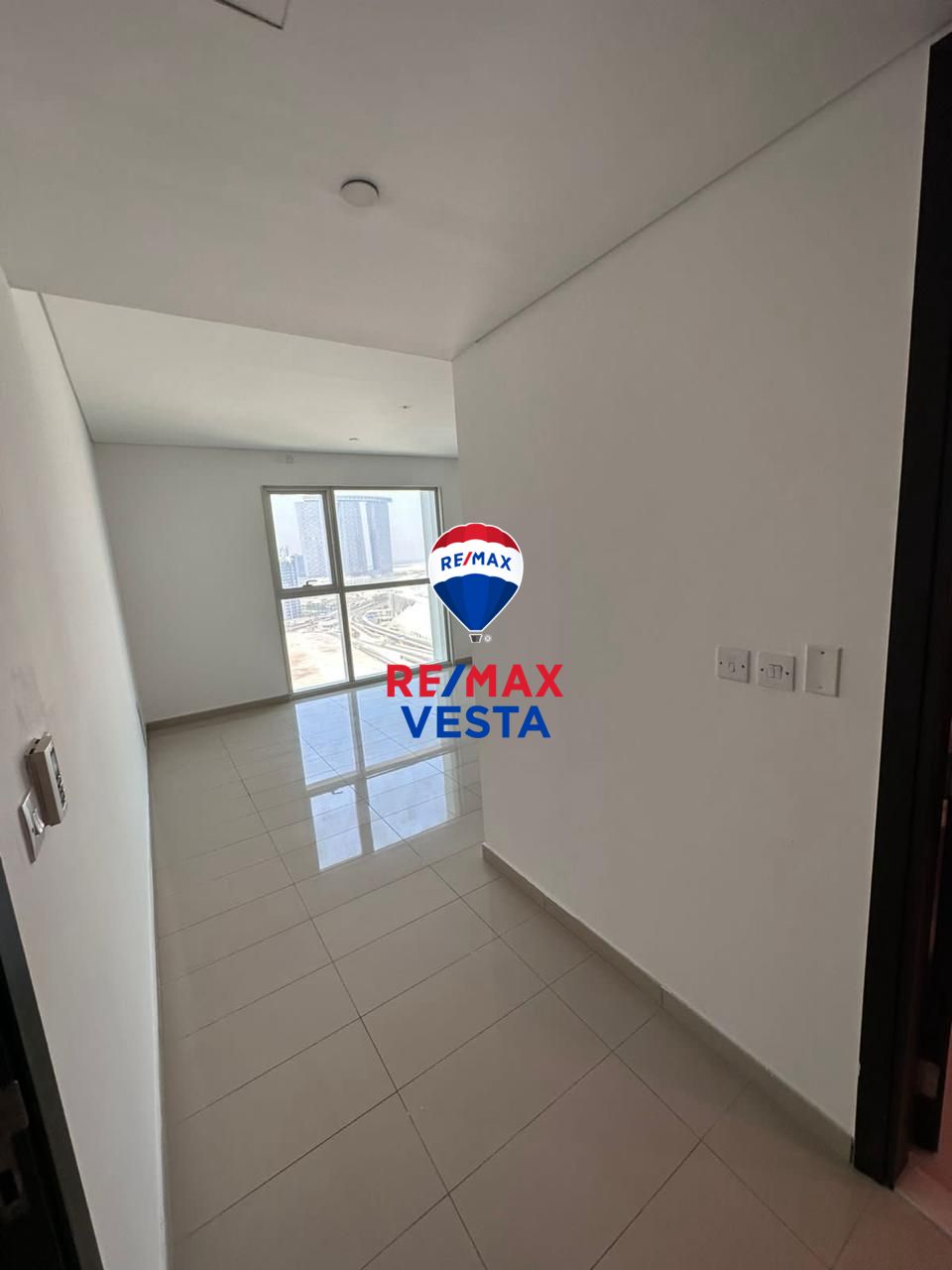 Ample Layout | Panoramic Island View | Mid Floor | Rent Refund