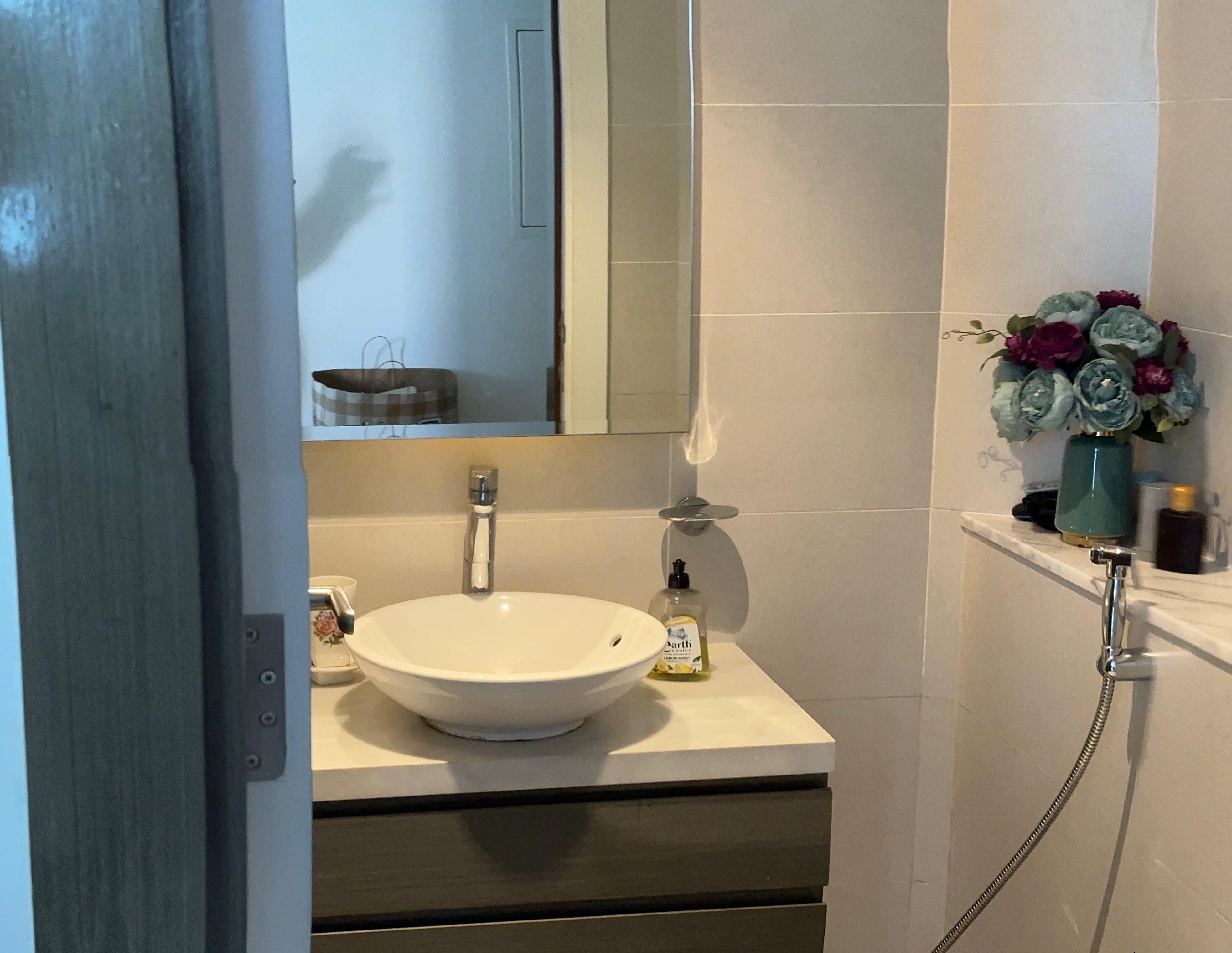 Canal View | Spasious Unit | Fully Furnished