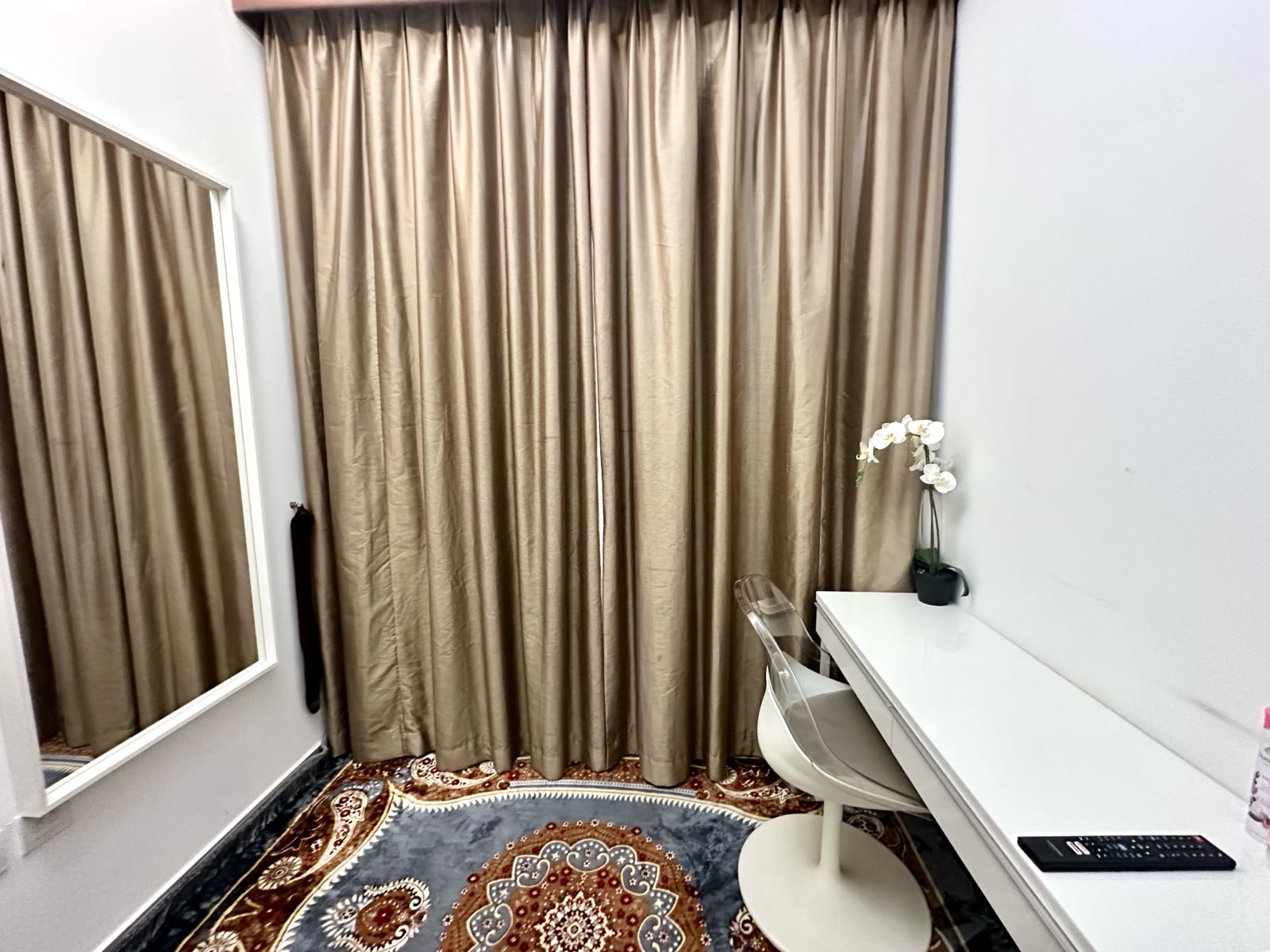 Modern Studio | Comfort Living | Hanover Square