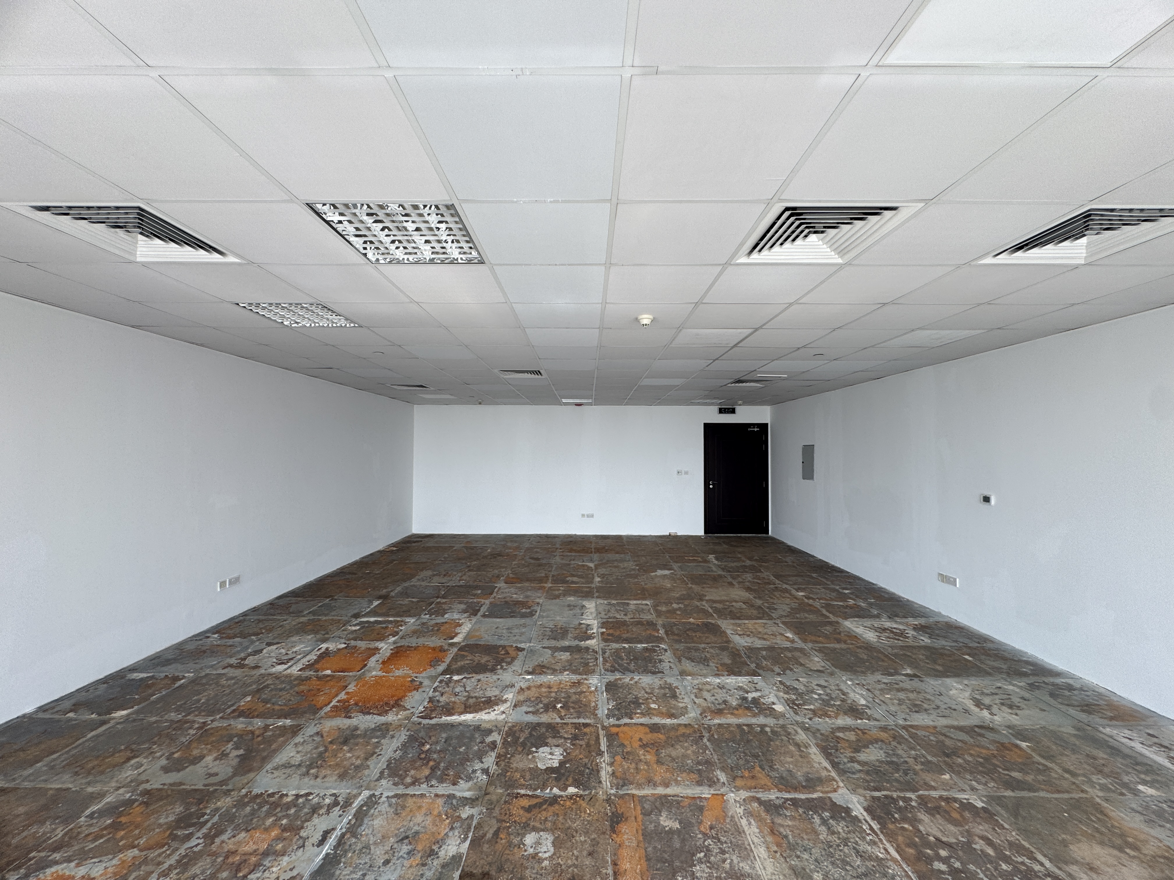 Spacious Office | Ready to Move-in | Churchill Towers