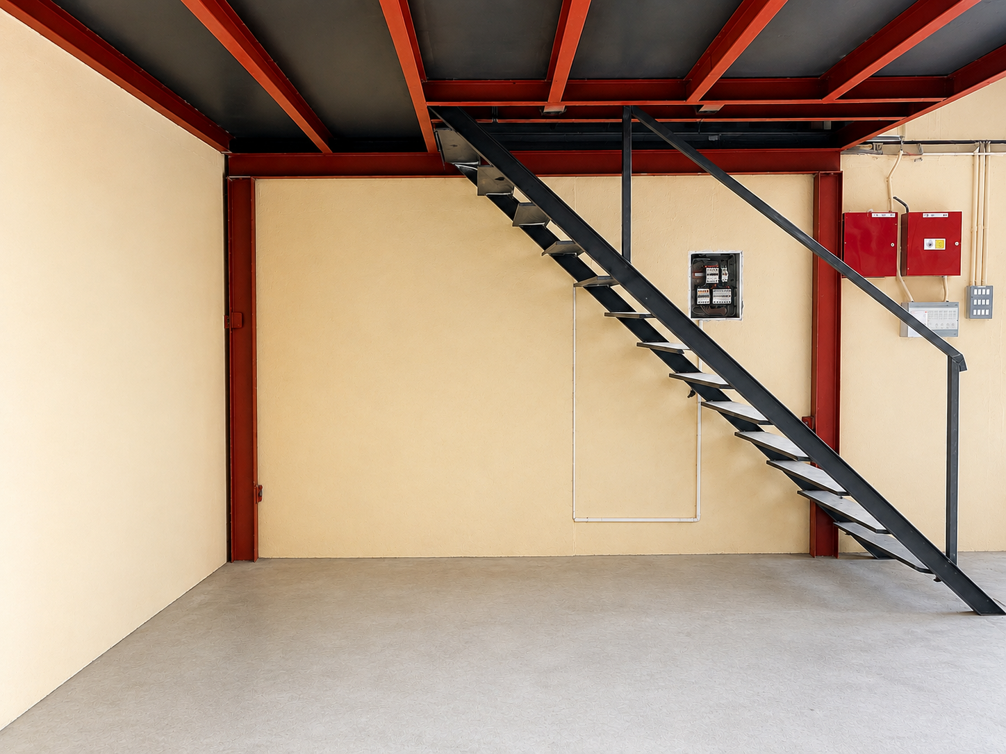 High-Clearance Warehouse | 40 kW Power | 3,541 Sq. Ft.