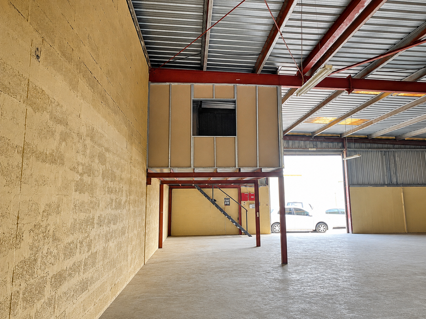 High-Clearance Warehouse | 40 kW Power | 3,541 Sq. Ft.
