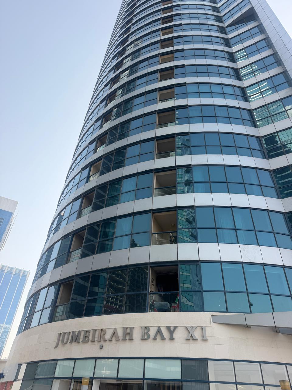 Modern 1BR in Jumeirah Bay X1 | 2 Bath | Parking photo 3
