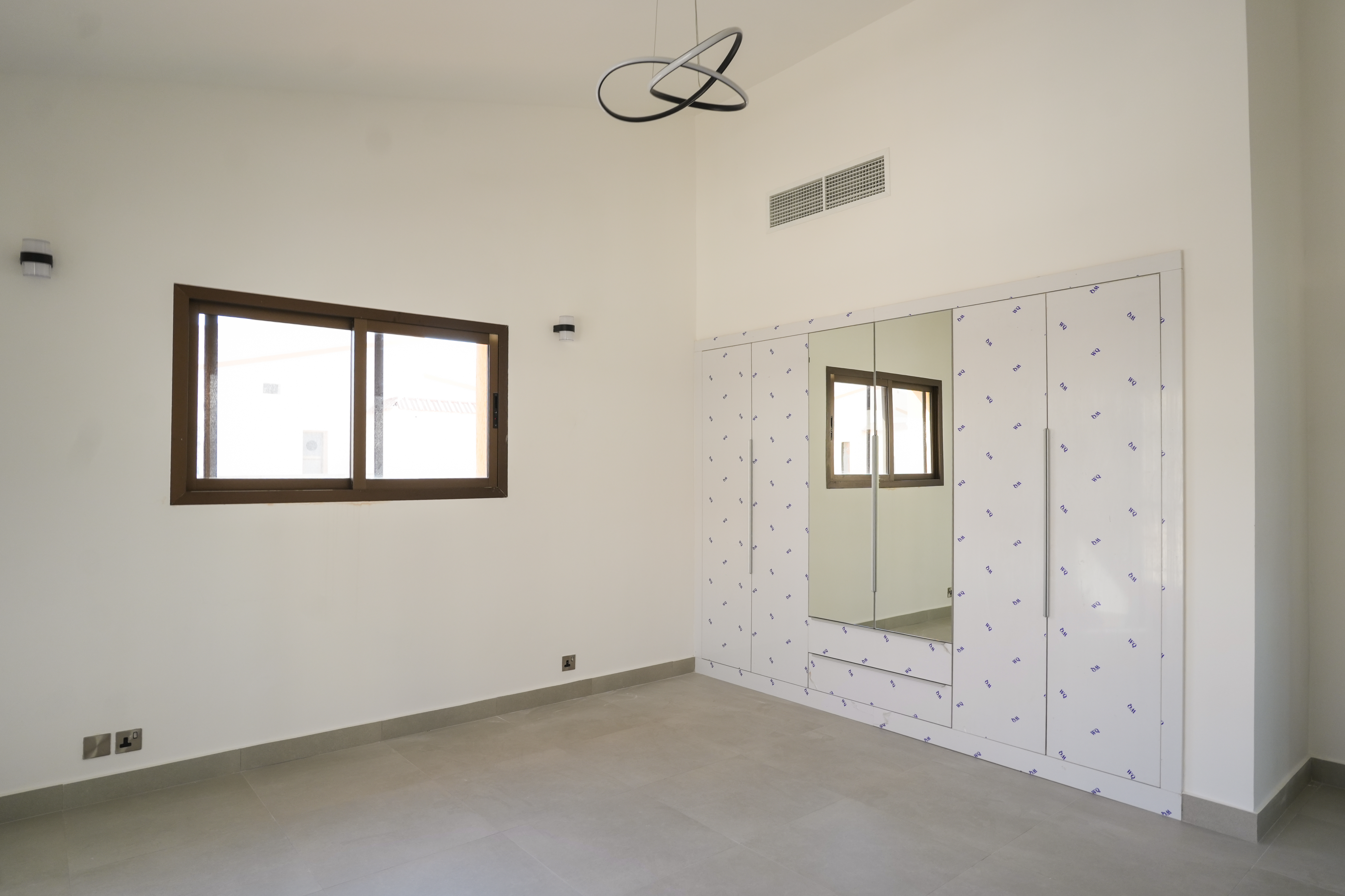 Fully Renovated 4BR + Maid Villa | Private Garden | Ready to Move | Jumeirah 3