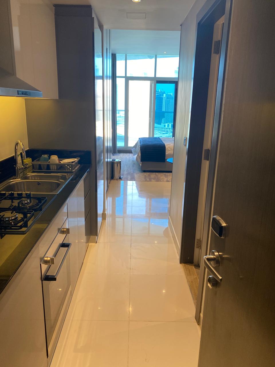 Canal View | Spacious Studio | Vacant