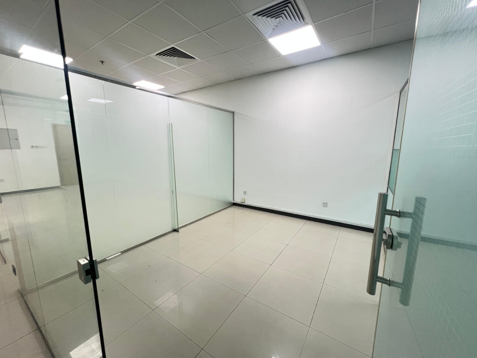 Spacious Office | Ready to Move-in | City View