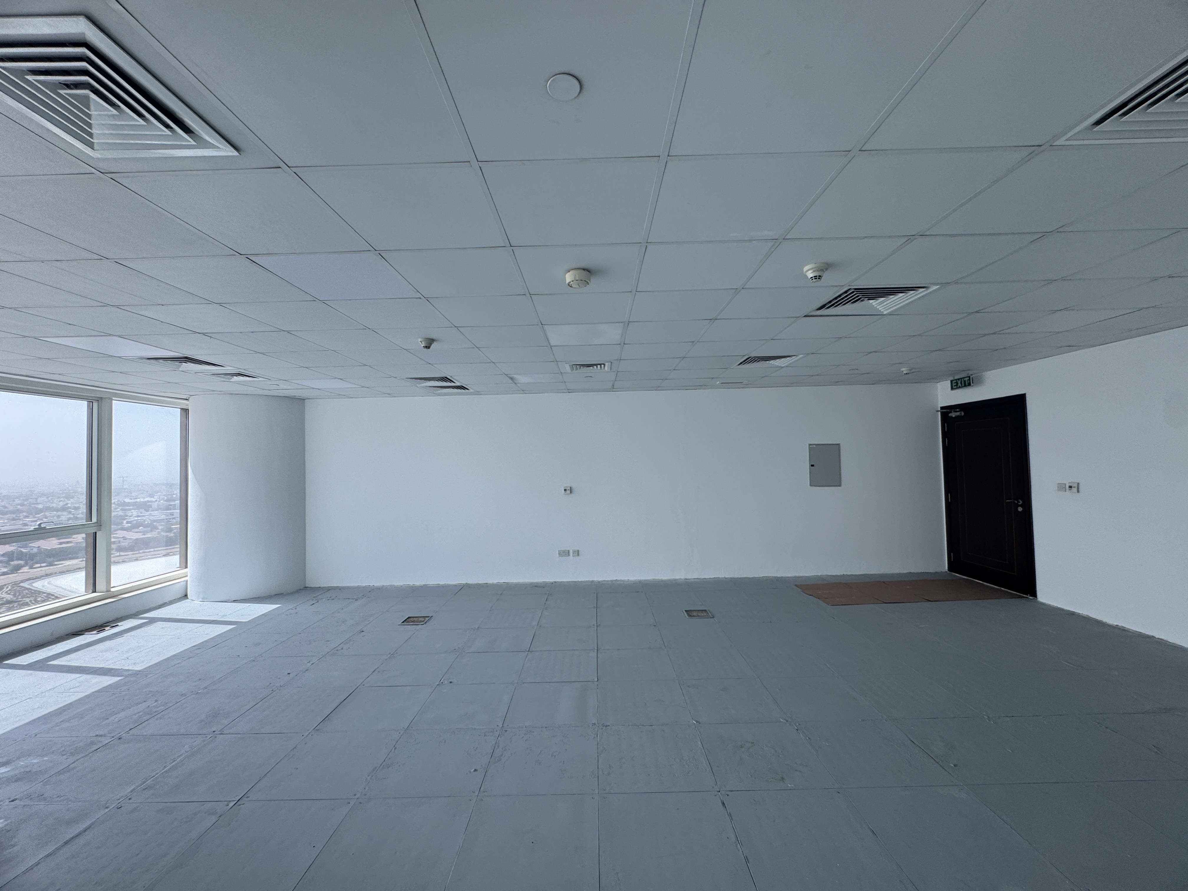 Spacious Commercial Office | Ready to Move-in