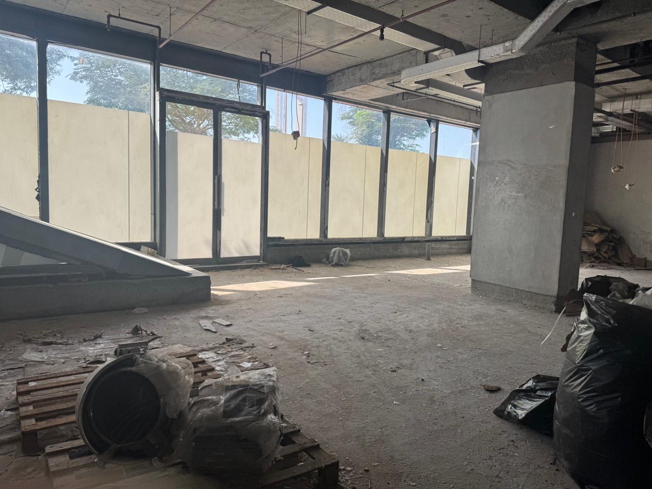 Showroom | Spacious & High Ceiling | Semi-Fitted