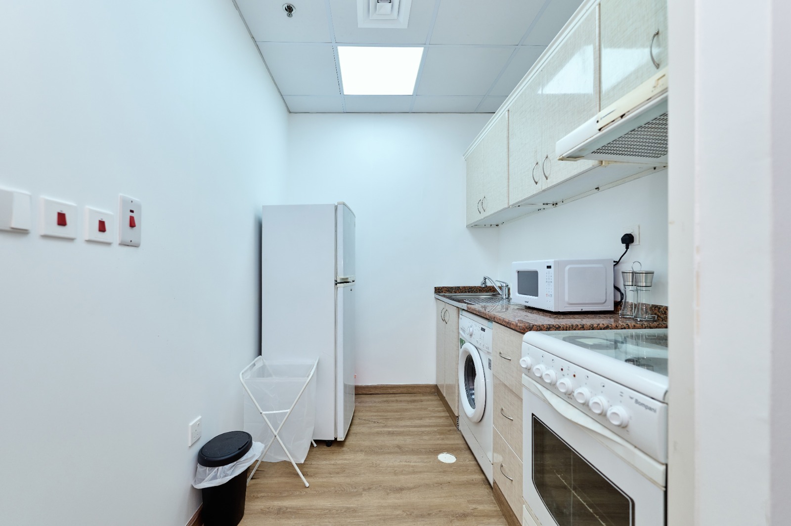 Next to Metro | Lake View | Upgraded Studio