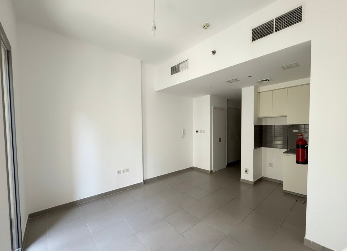 Prime Location in Dubai | 2nd Floor Apartment photo 5