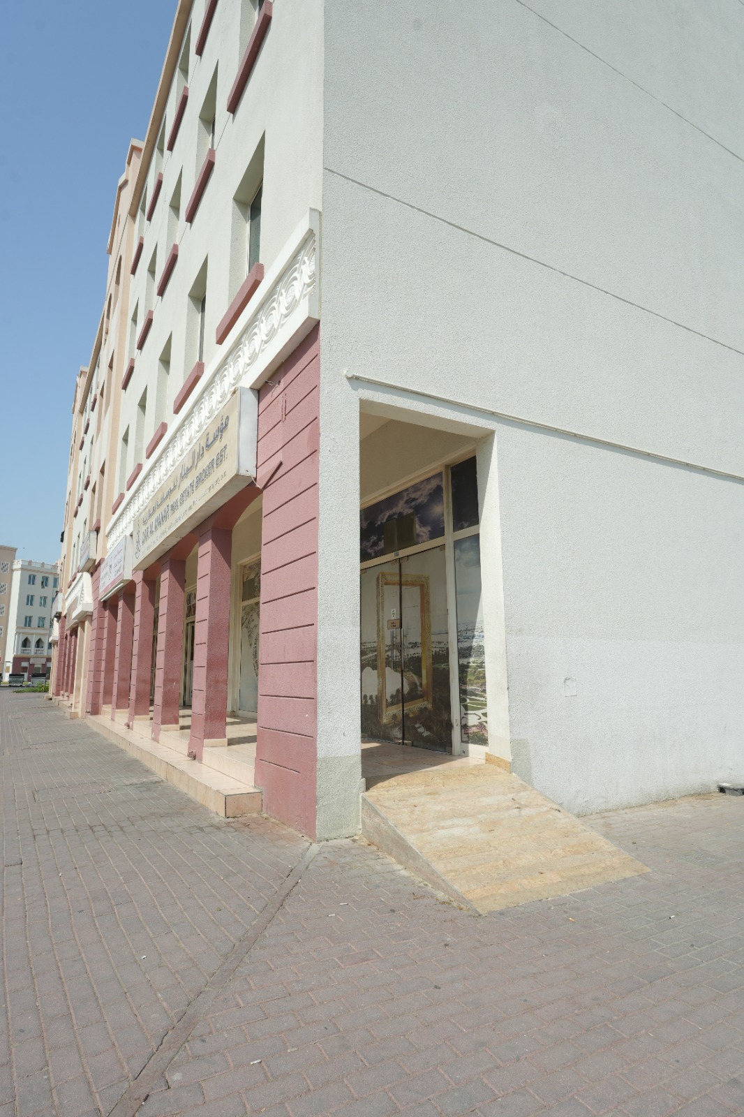 Corner Shop | Prime Location | Spacious Layout