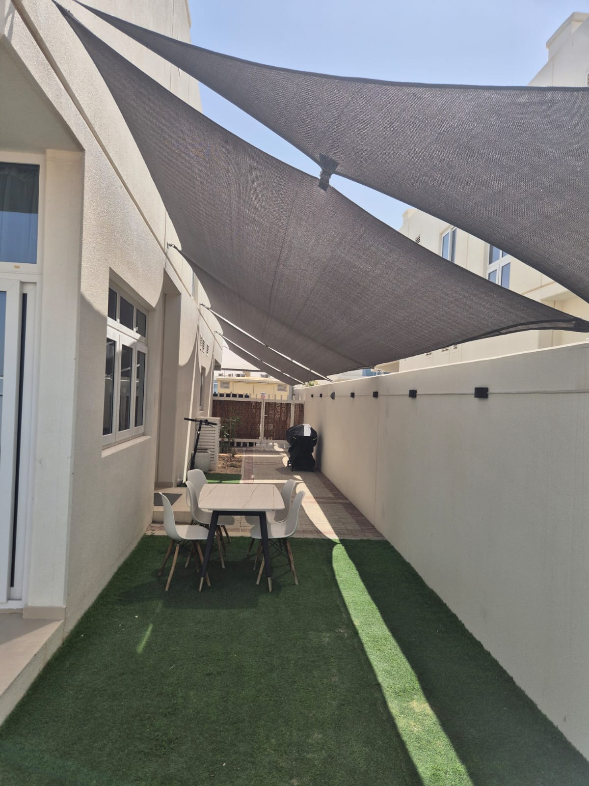 Corner unit | Single Row | Spacious layout