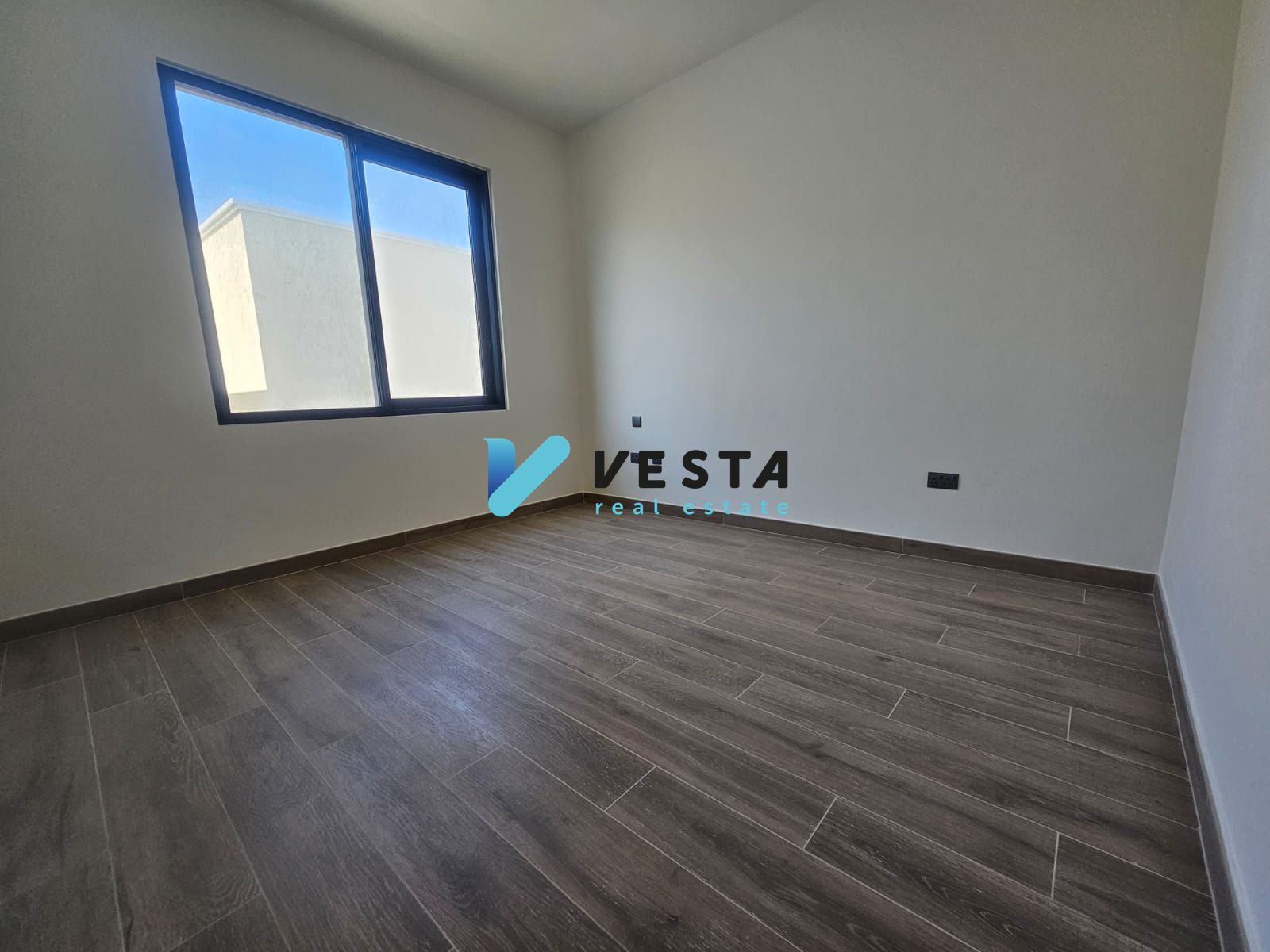 Upgraded Residence | Renovated Extra  Elegant Bedroom | Landscaped  | Premium Location