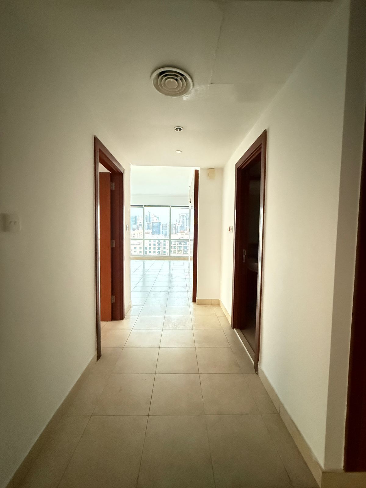 Semi Furnished | Balcony | Peaceful Green | Community | Golf & Pool View | Closed Kitchen