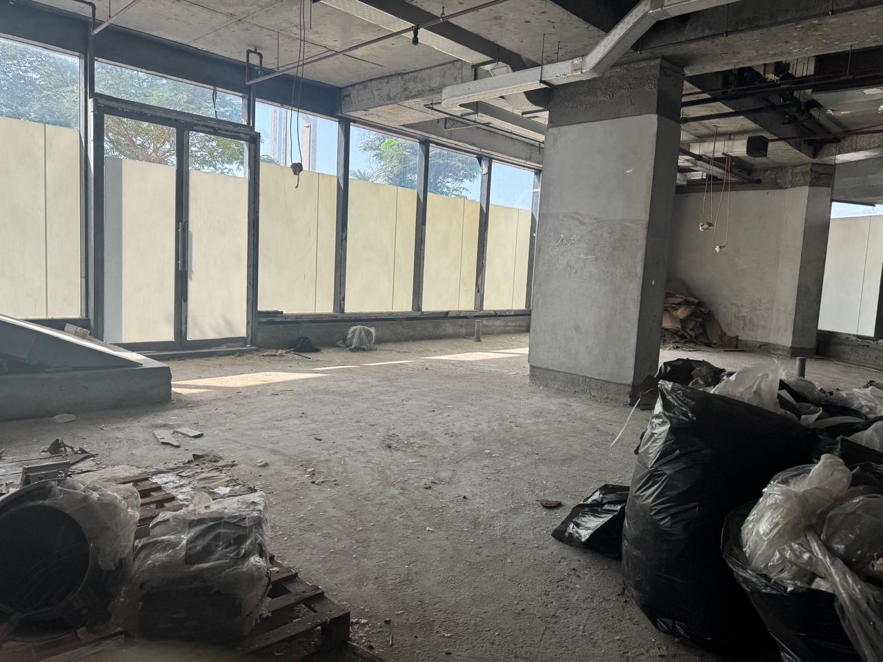 Showroom | Spacious & High Ceiling | Semi-Fitted