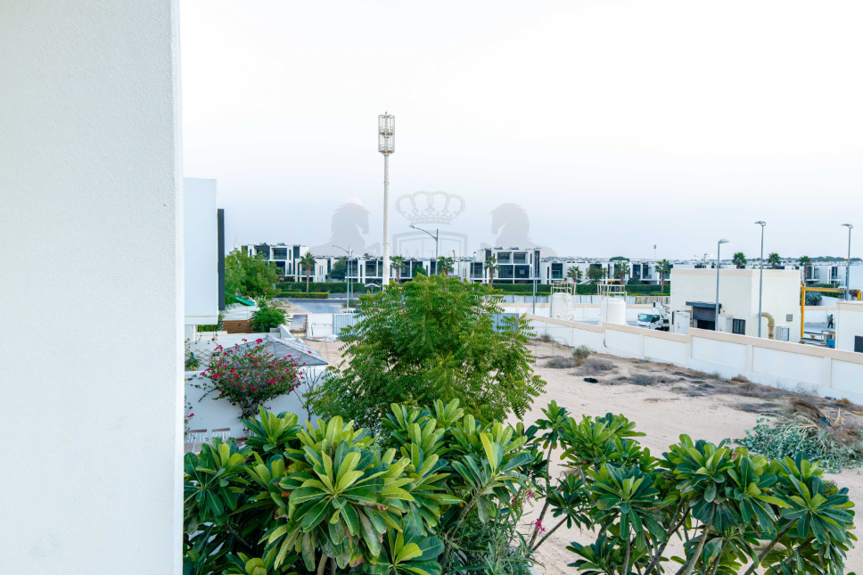 4 cheques | Fully Upgraded | 3BR + Maid | End Unit