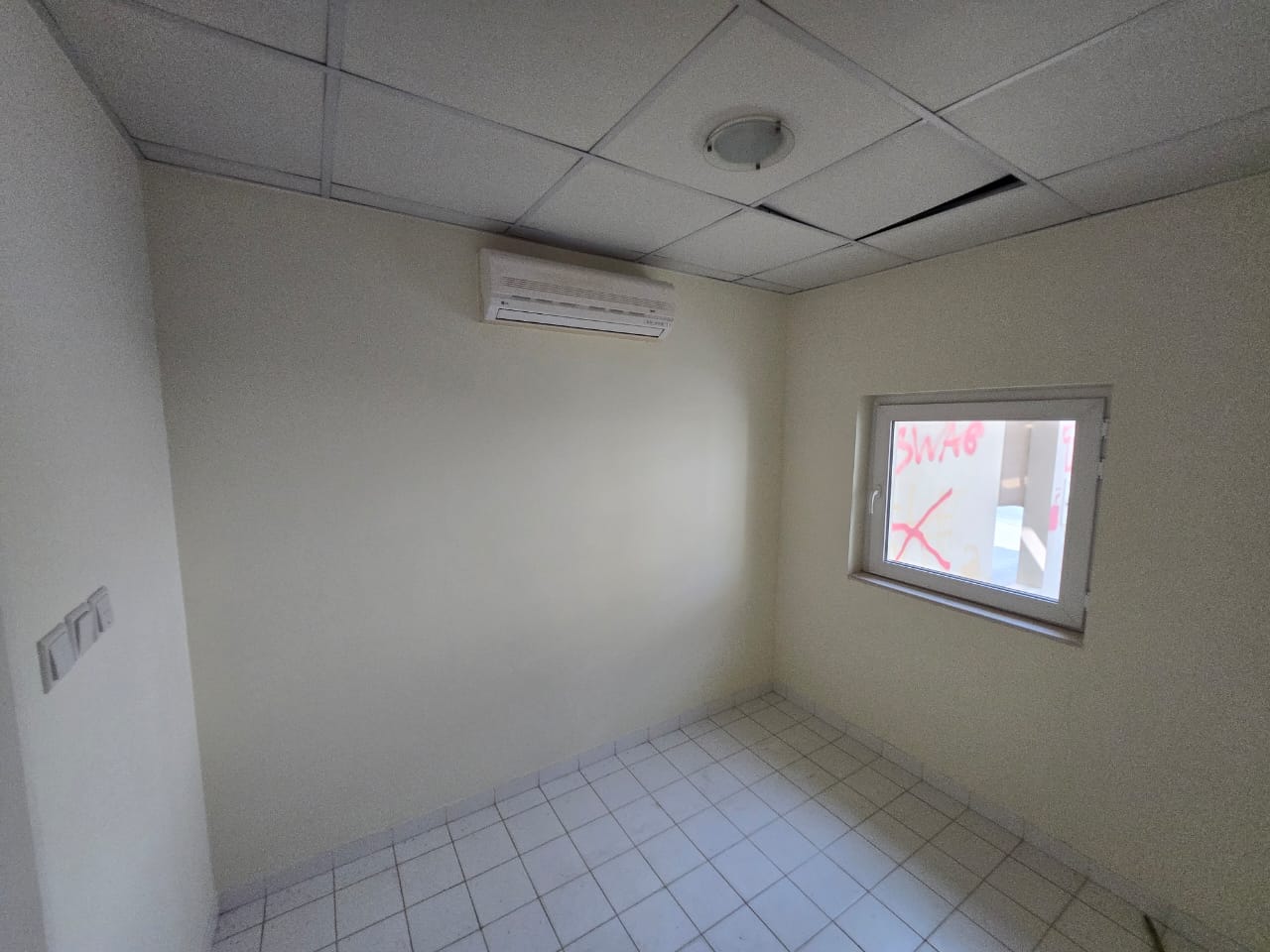 Ready to Move I Family Townhouse | Prime Location