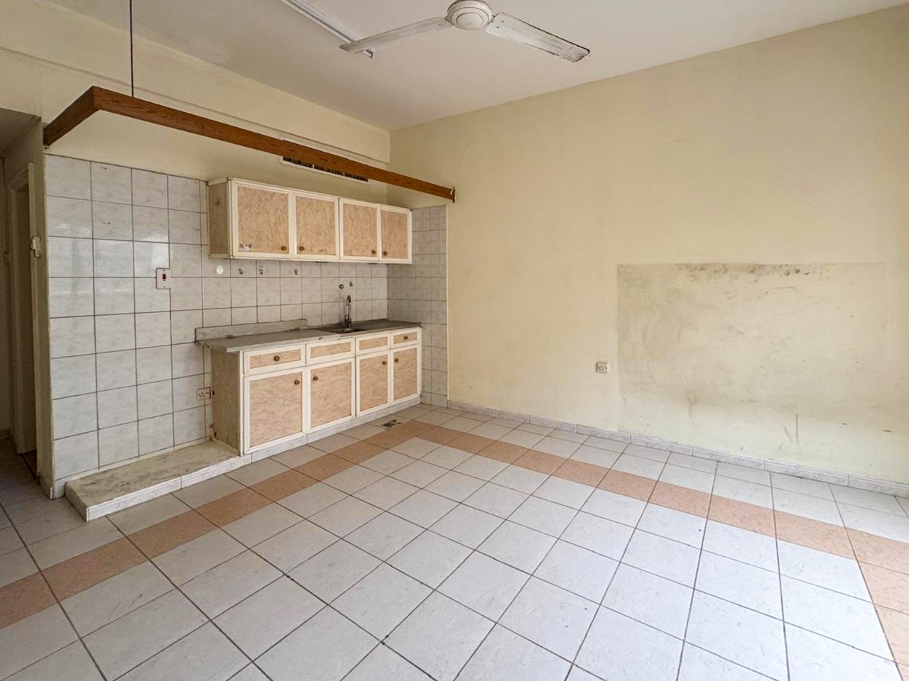 Studio in Bur Dubai | Near Metro | Balcony | Open Kitchen