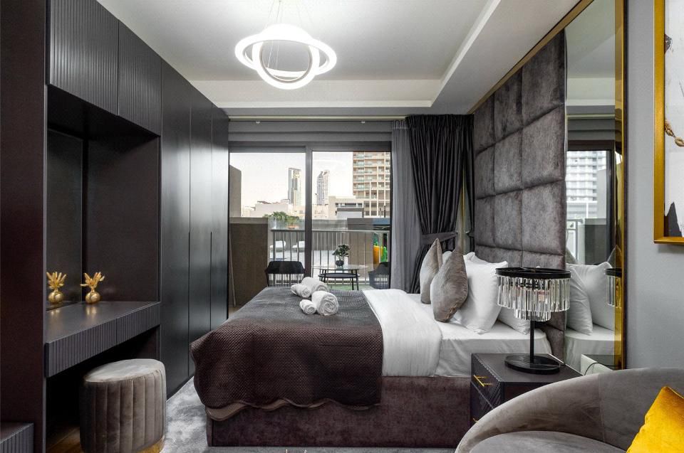 Furnished studio in Laya Mansion