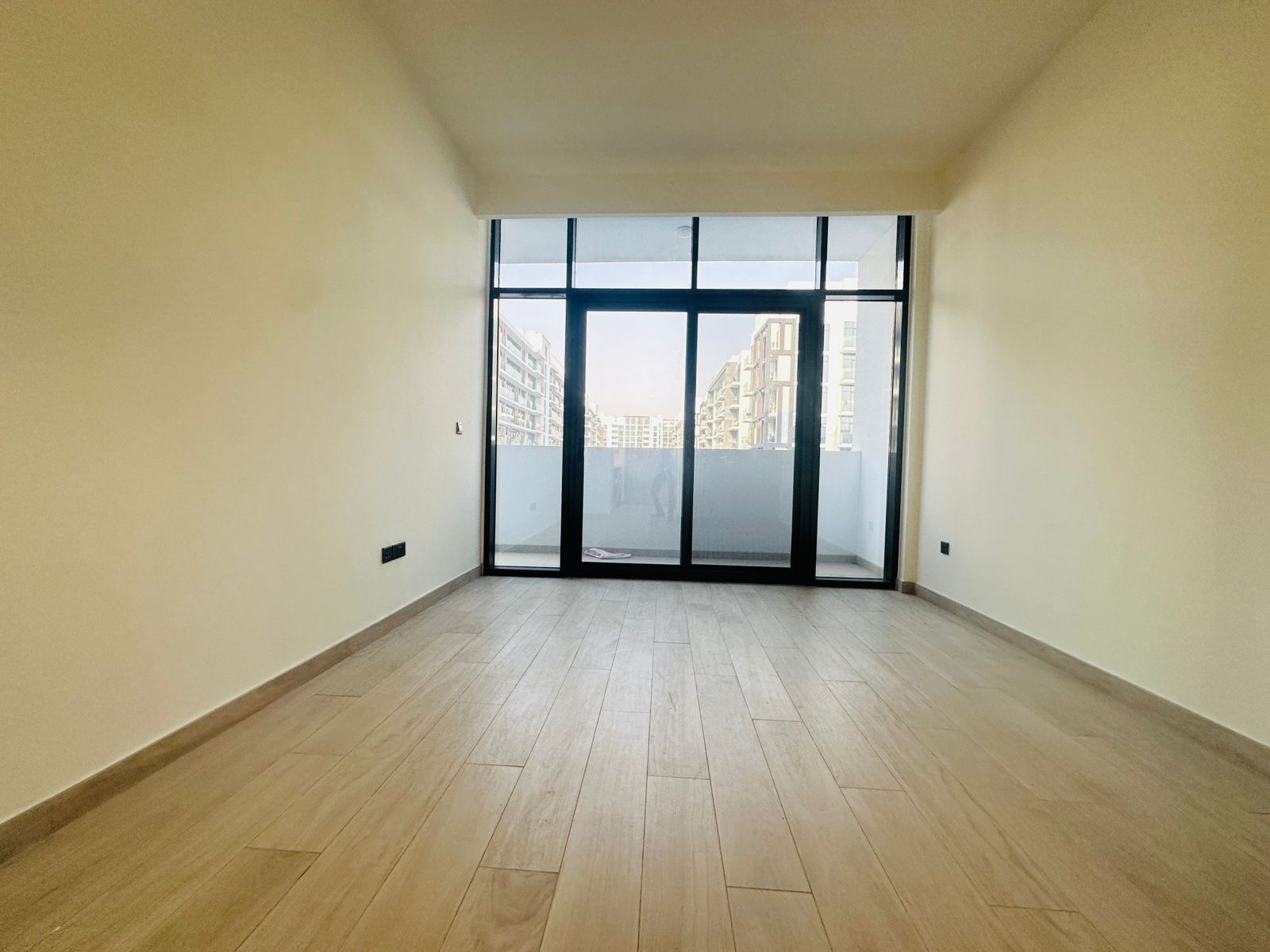 Bright and Spacious | High Floor | Ready to Move
