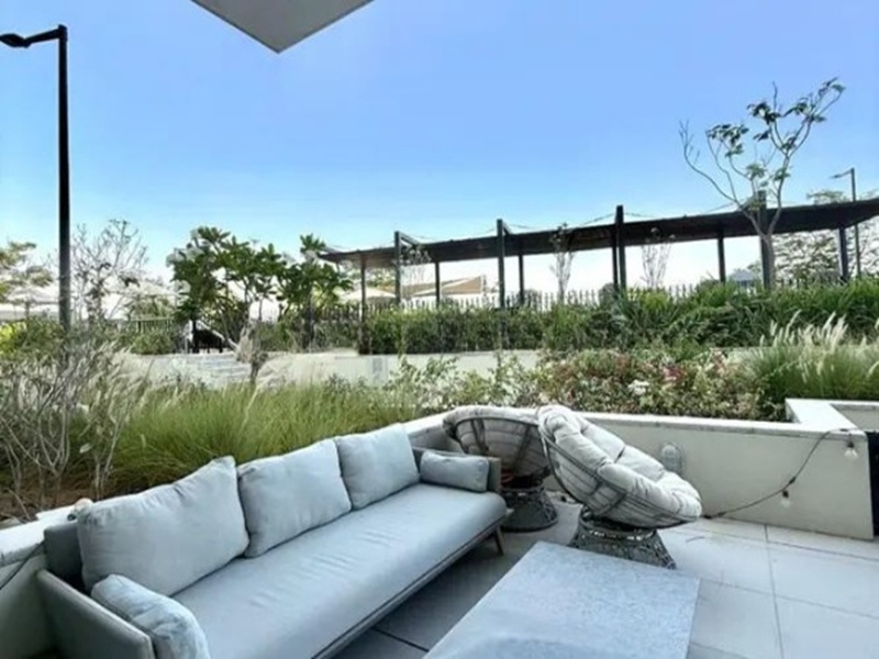 STUDIO | FURNISHED | SPACIOUS | READY TO MOVE