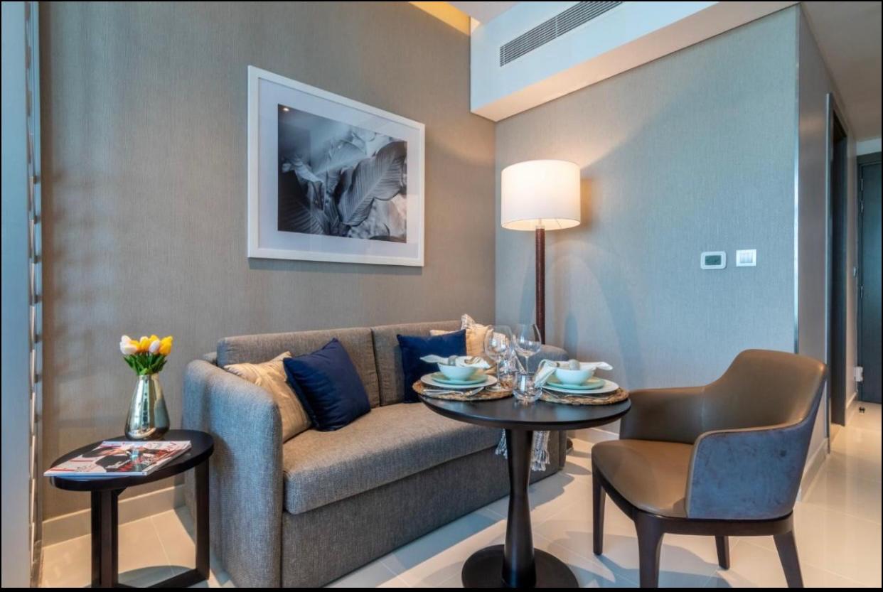 Canal View | Spacious Studio | Vacant