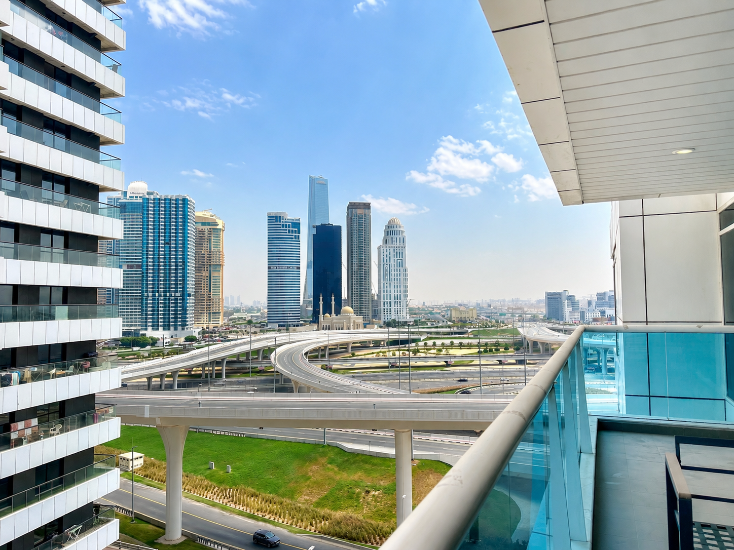 Modern Marina Residence | Private Balcony | Vacant