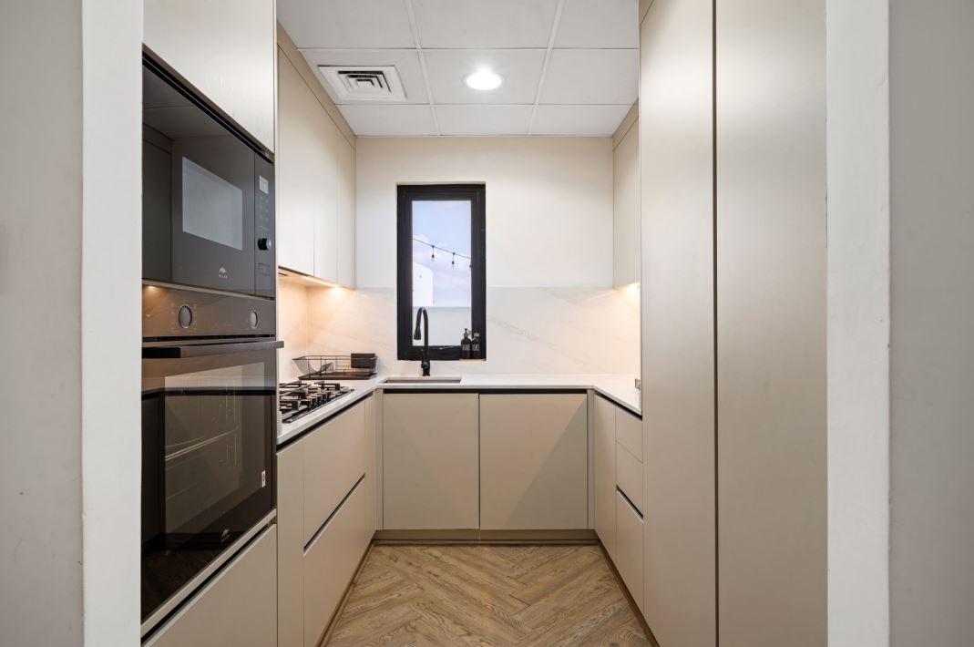 Fully Furnished | Corner Unit | Large Plot | Vacant