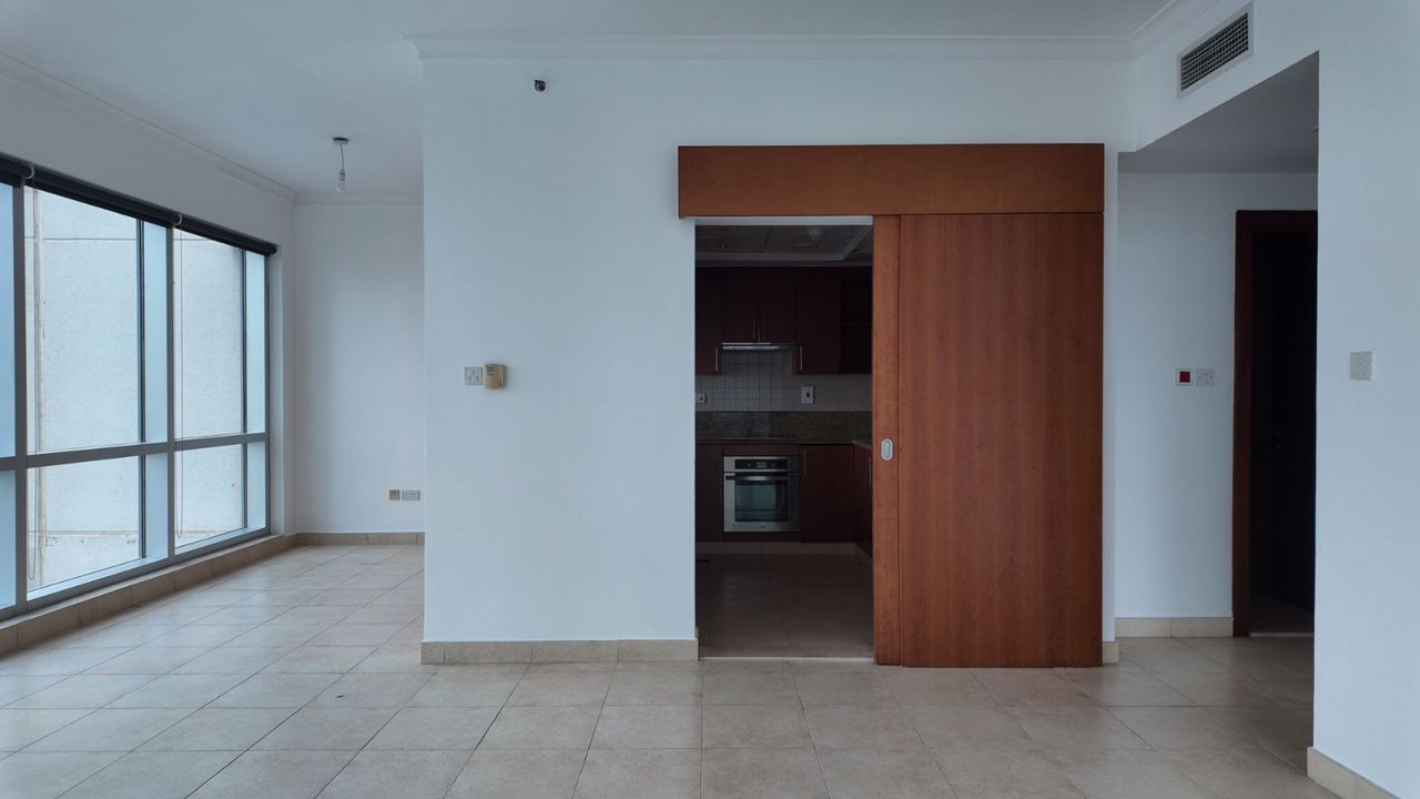 Semi Furnished | Balcony | Peaceful Green | Community | Golf & Pool View | Closed Kitchen