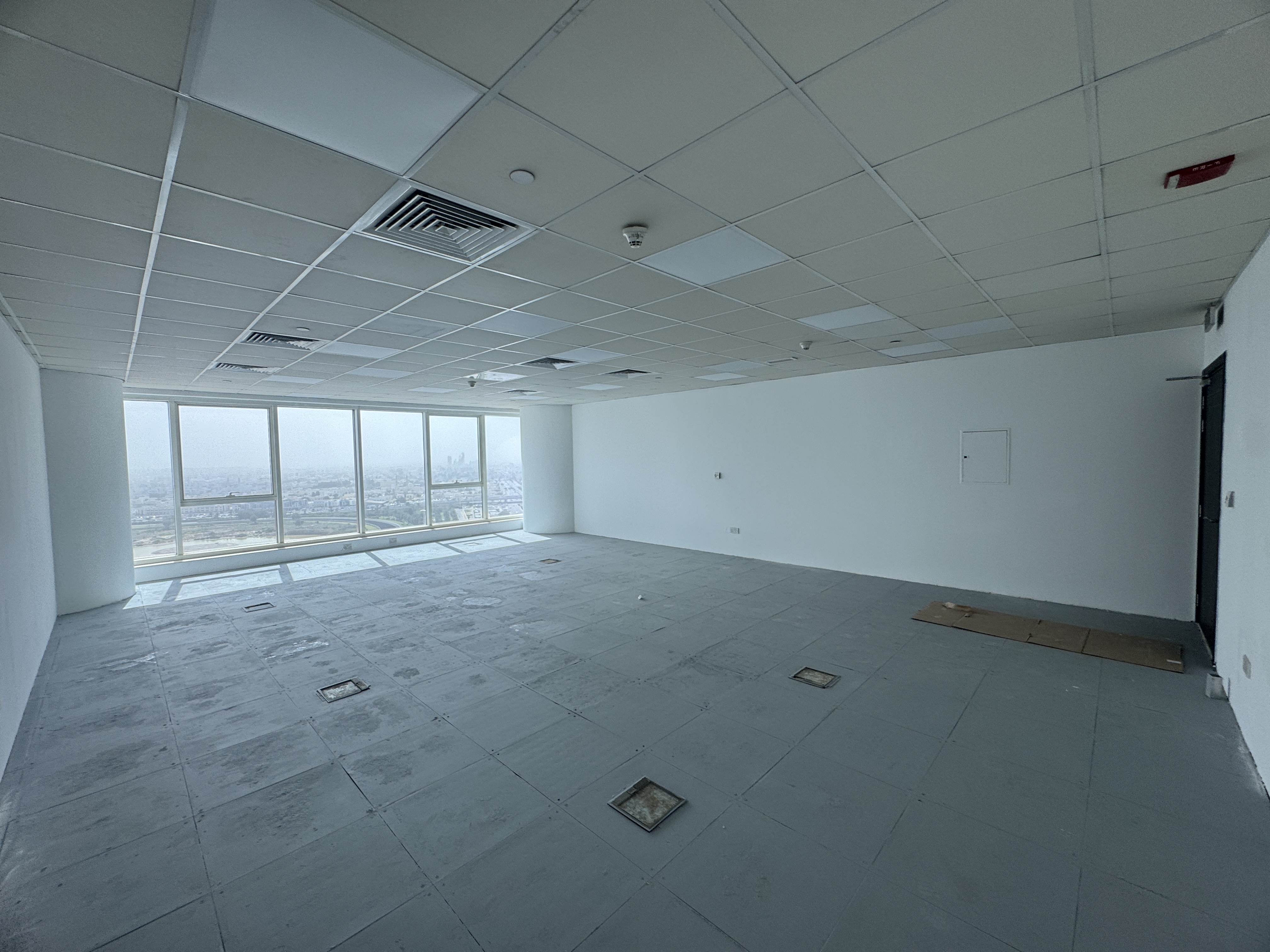 Spacious Commercial Office | Ready to Move-in