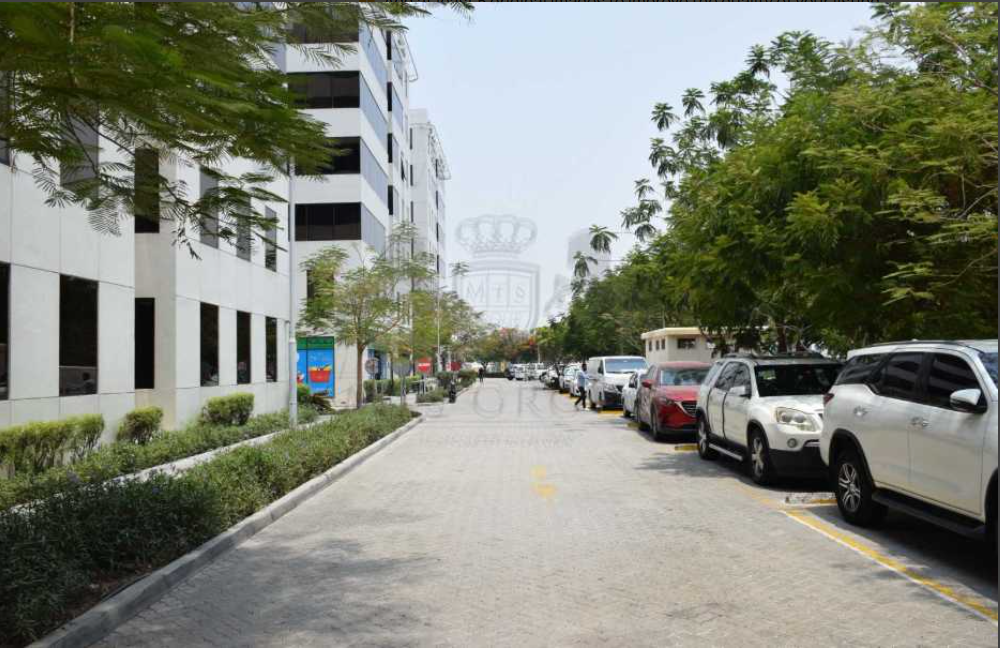 Half Floor Offices | Prime Location | DIP