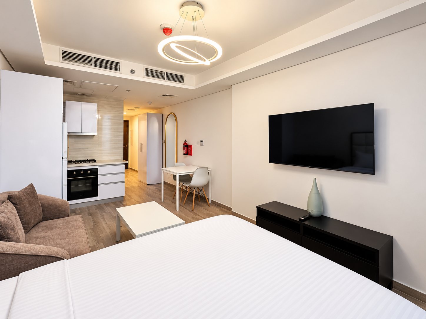 Furnished studio in Laya Mansion
