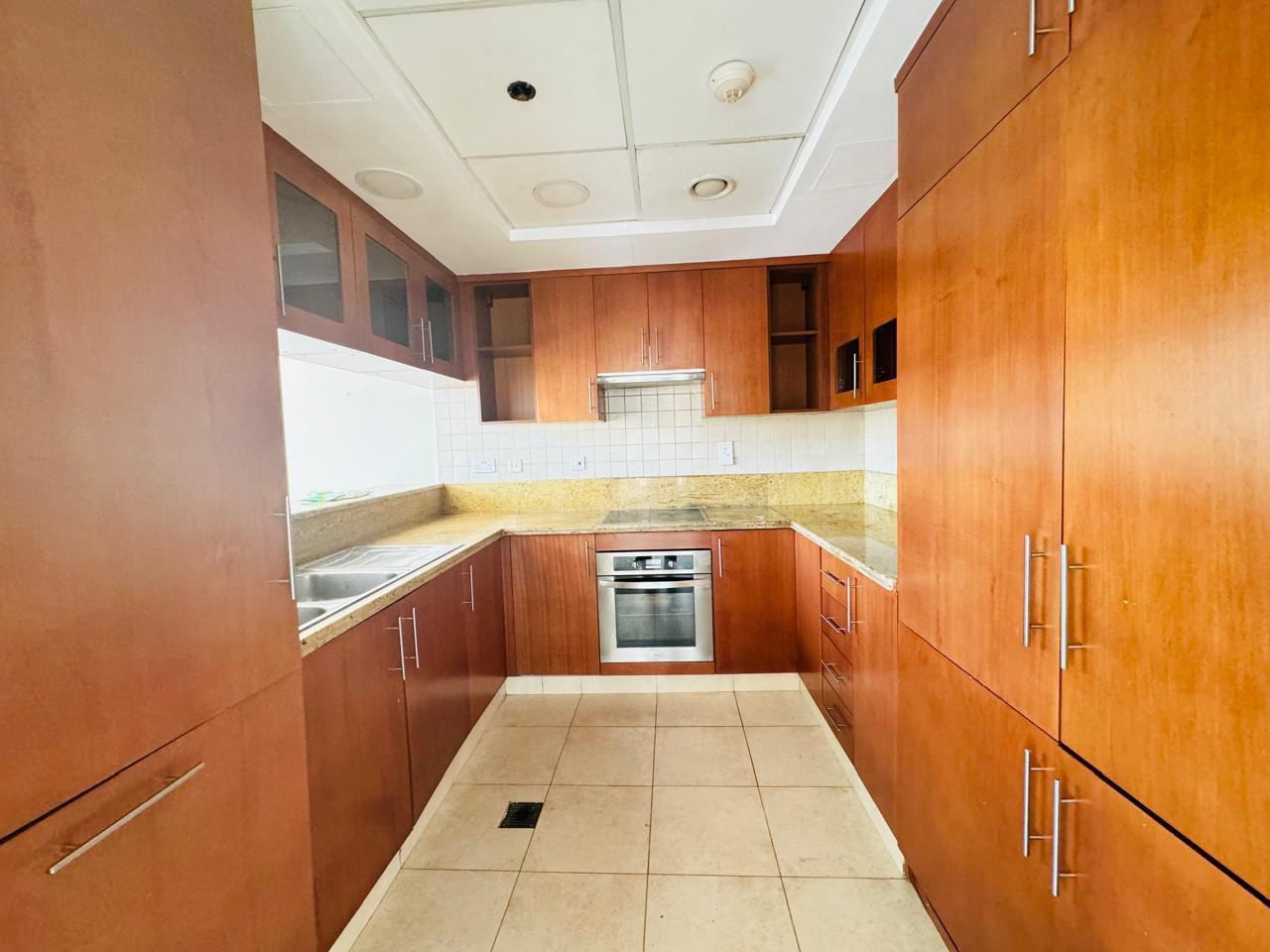 Semi Furnished | Balcony | Peaceful Green | Community | Golf & Pool View | Closed Kitchen