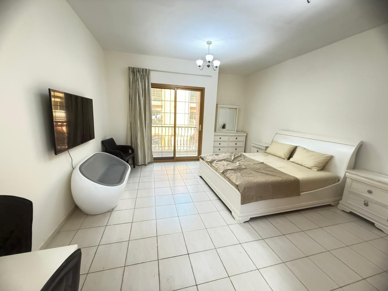 Spain Cluster Beauty | Furnished Studio