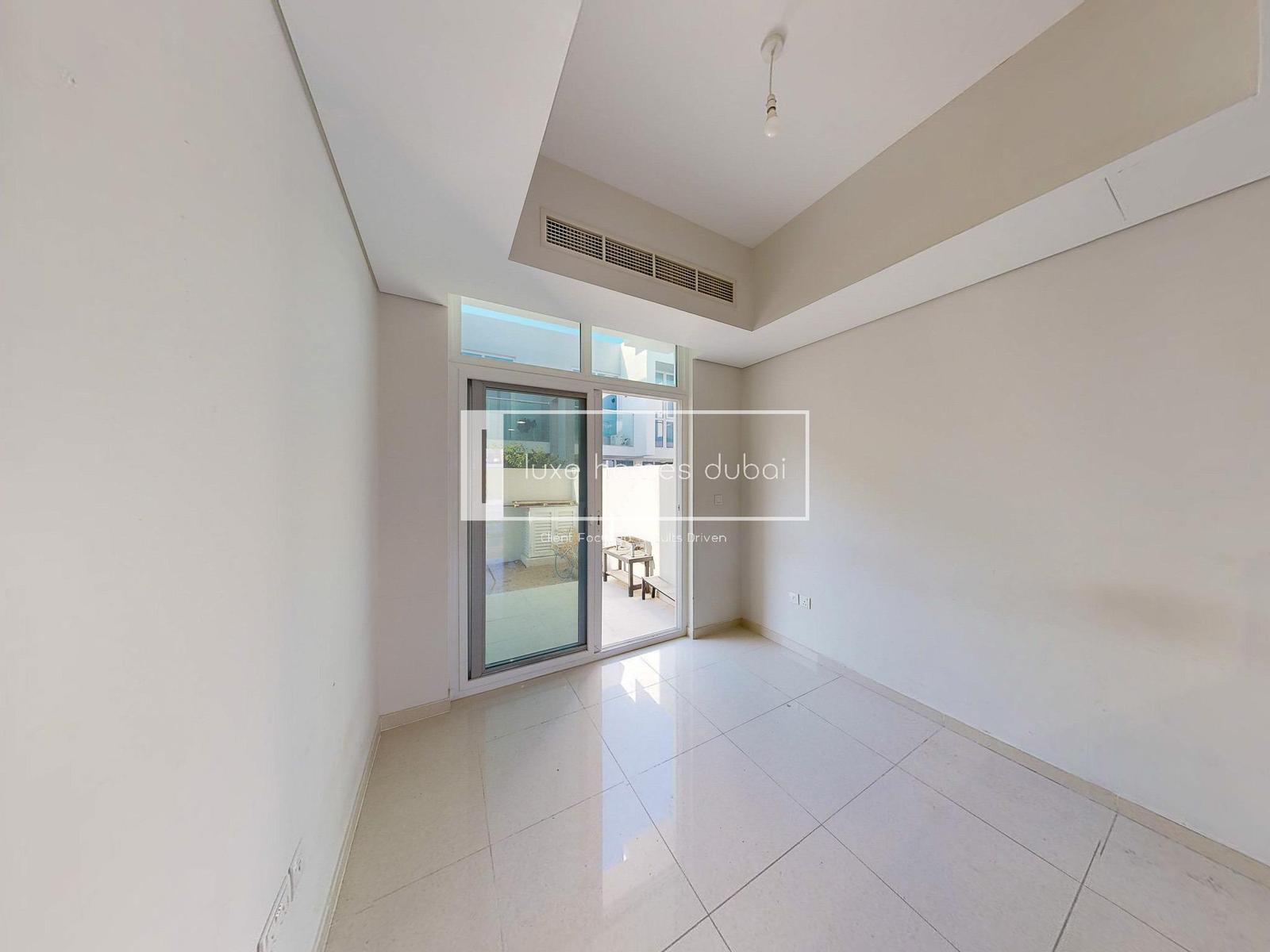Prime Location | 4BR Modern Villa | Ready