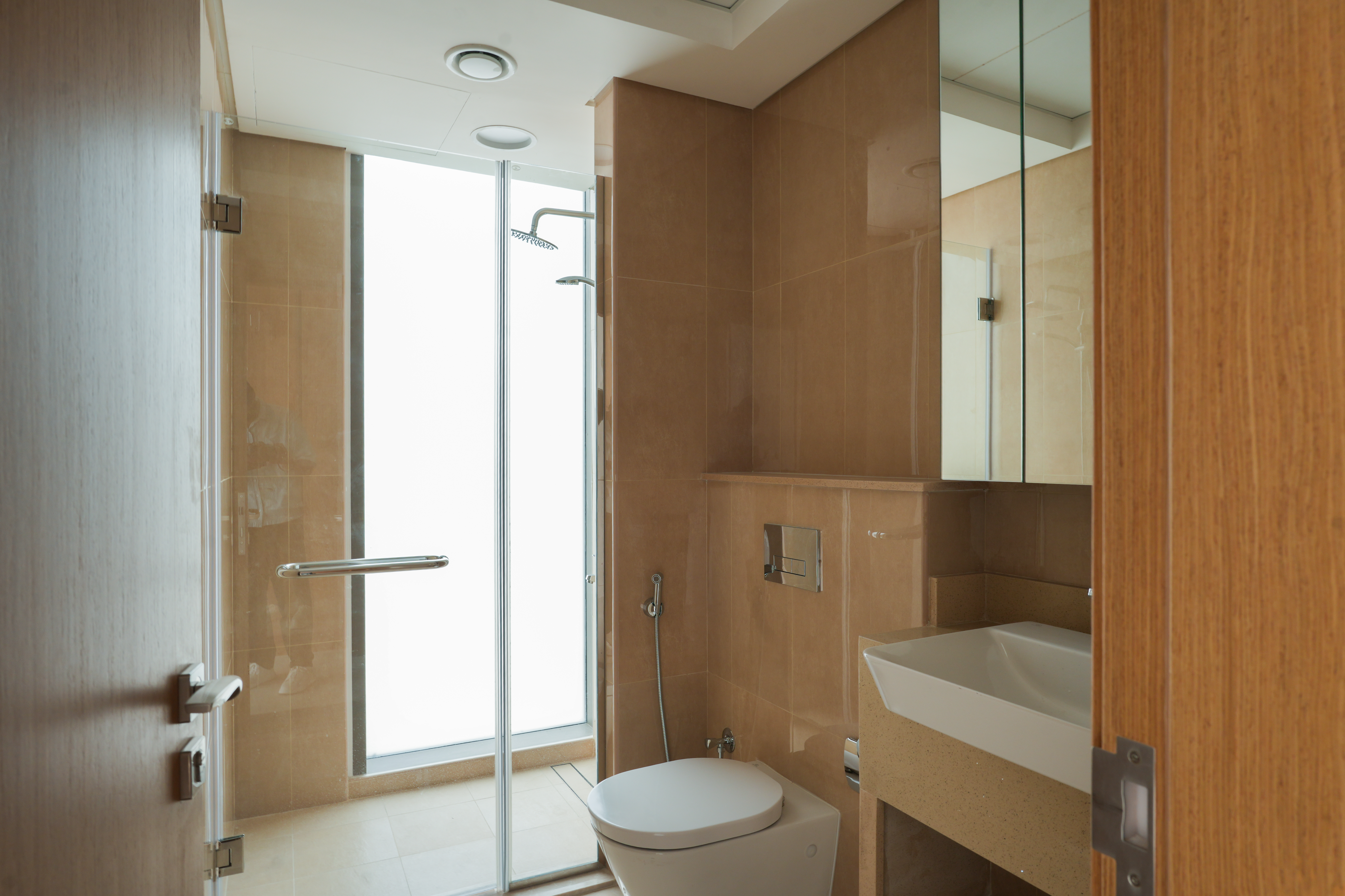 Clean & Spacious | Unfurnished Apartment | Direct Sea View