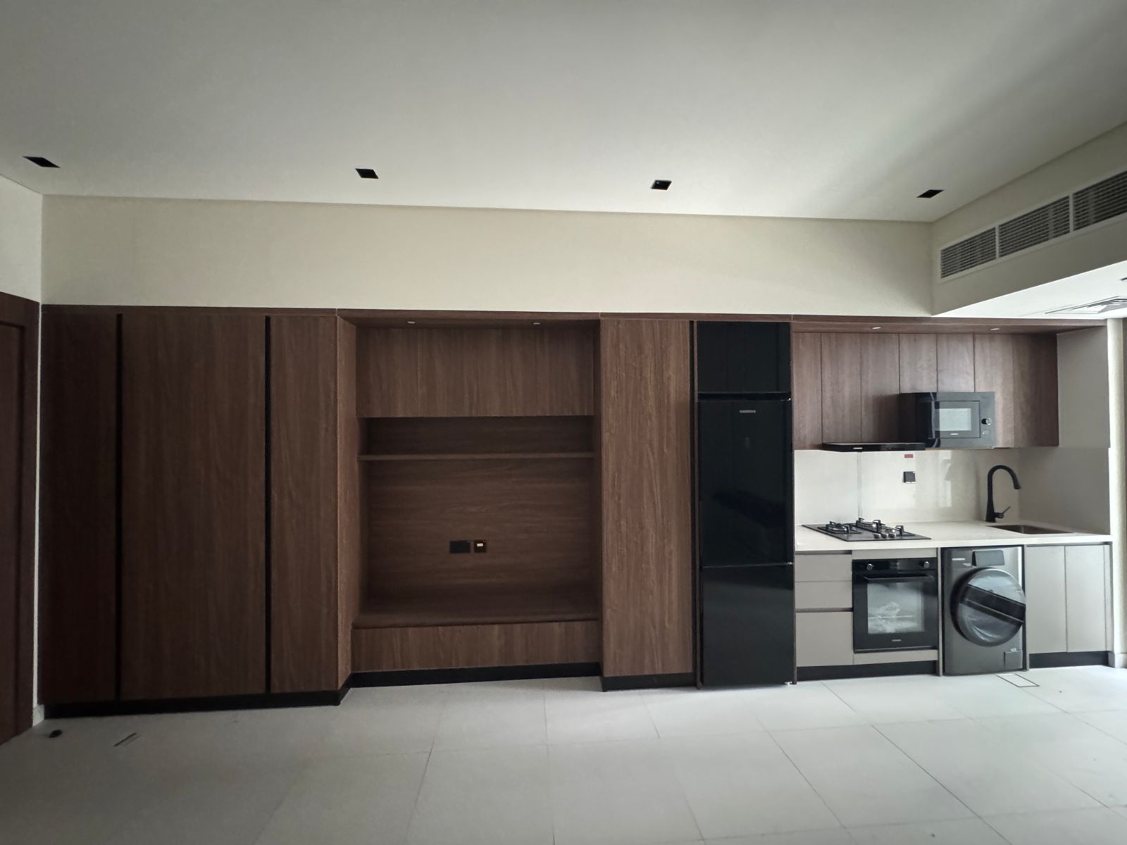 Modern Studio | Prime location | Ready to Move