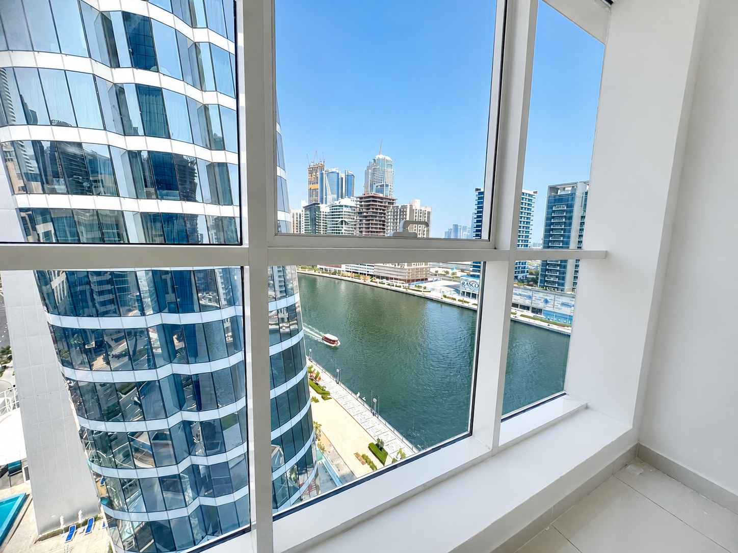 Elegant Apartment | Balcony | Stunning Canal Views