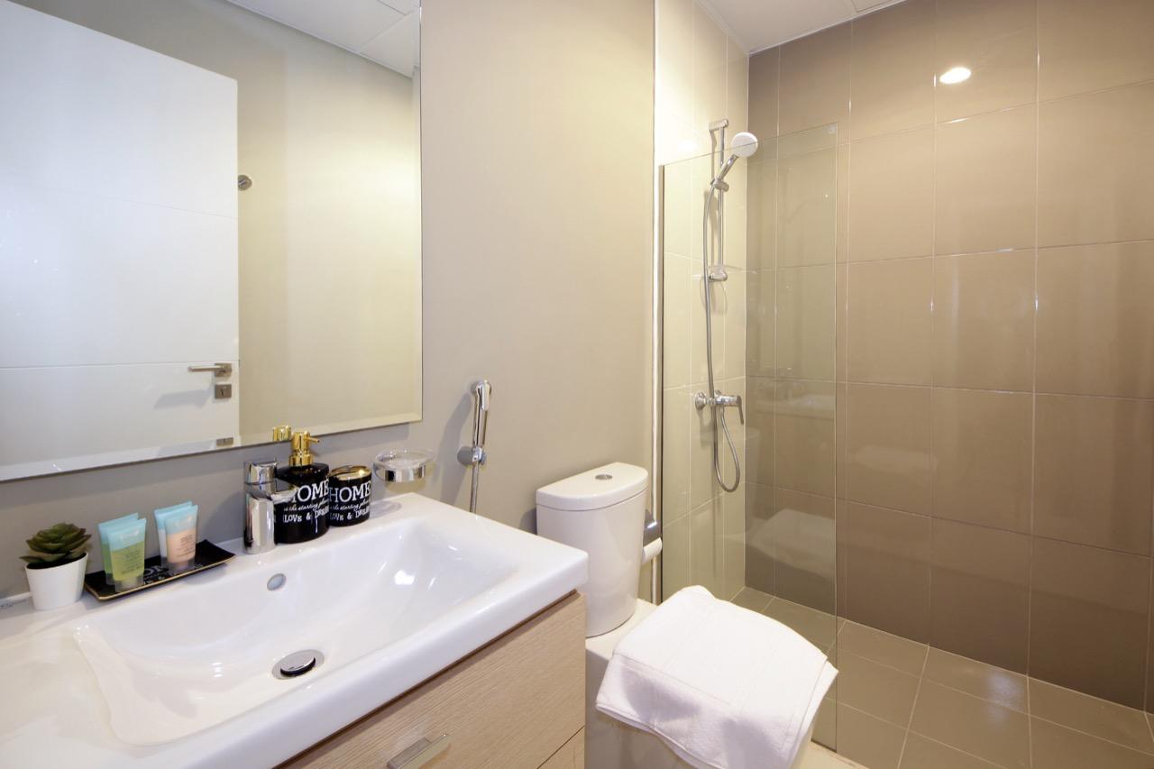Corner unit | Single Row | Spacious layout