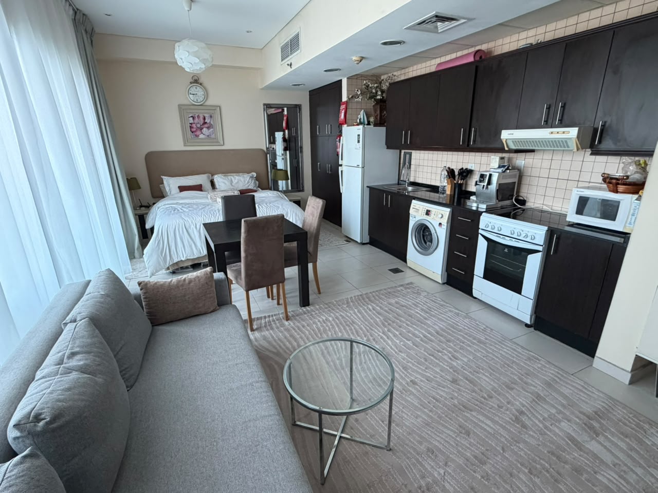 Bright & Modern Studio | Steps from Marina Walk & Beach