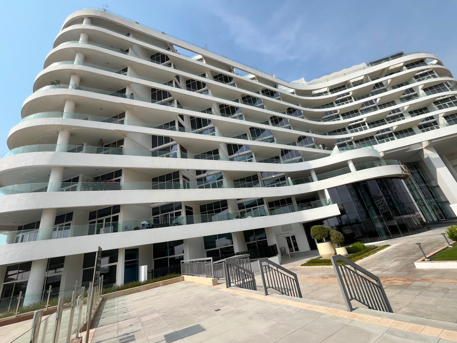 Stylish Coastal Residence | Excellent Location | Vacant & Ready