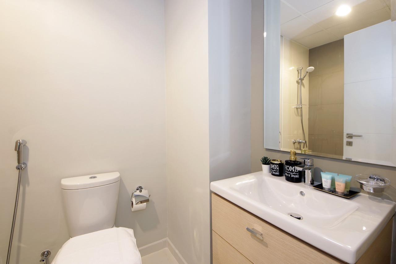 Corner unit | Single Row | Spacious layout